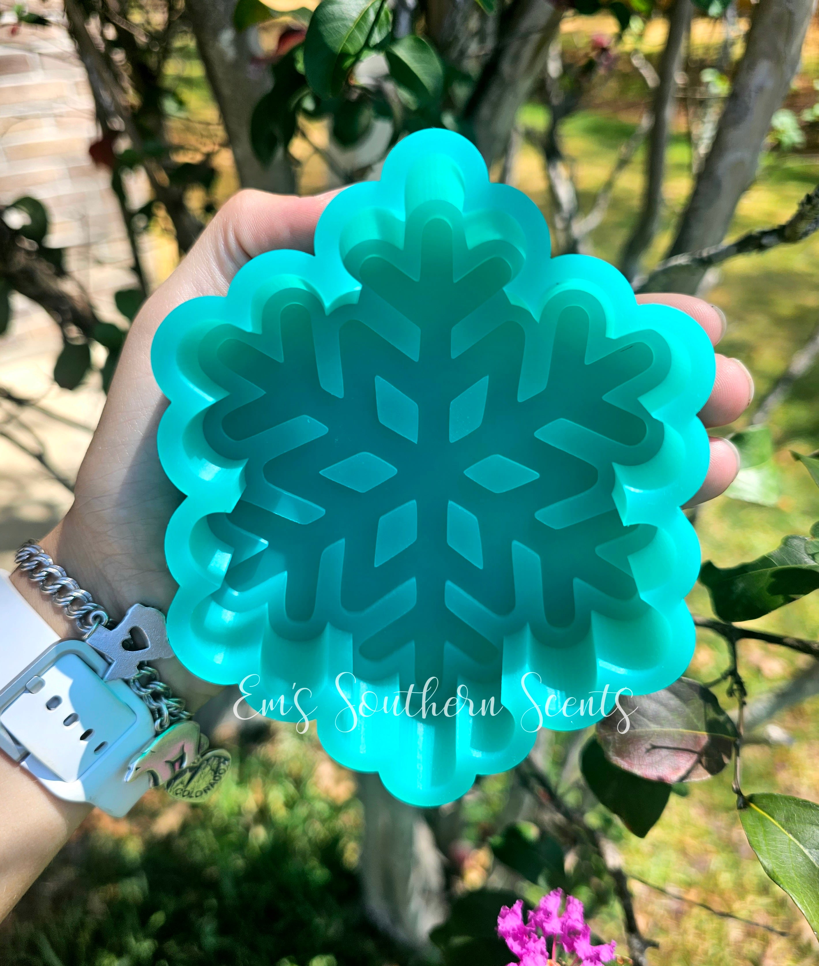 Snowflake Mold – Em's Southern Scents